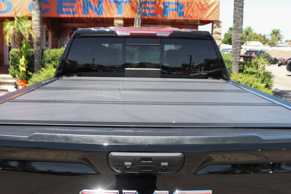 Used 2023 GMC Sierra 1500 SLT w/ SLT Premium Package AWD/4WD image 10