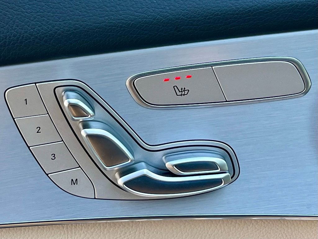 Certified 2022 Mercedes-Benz GLC 300 4MATIC image 33