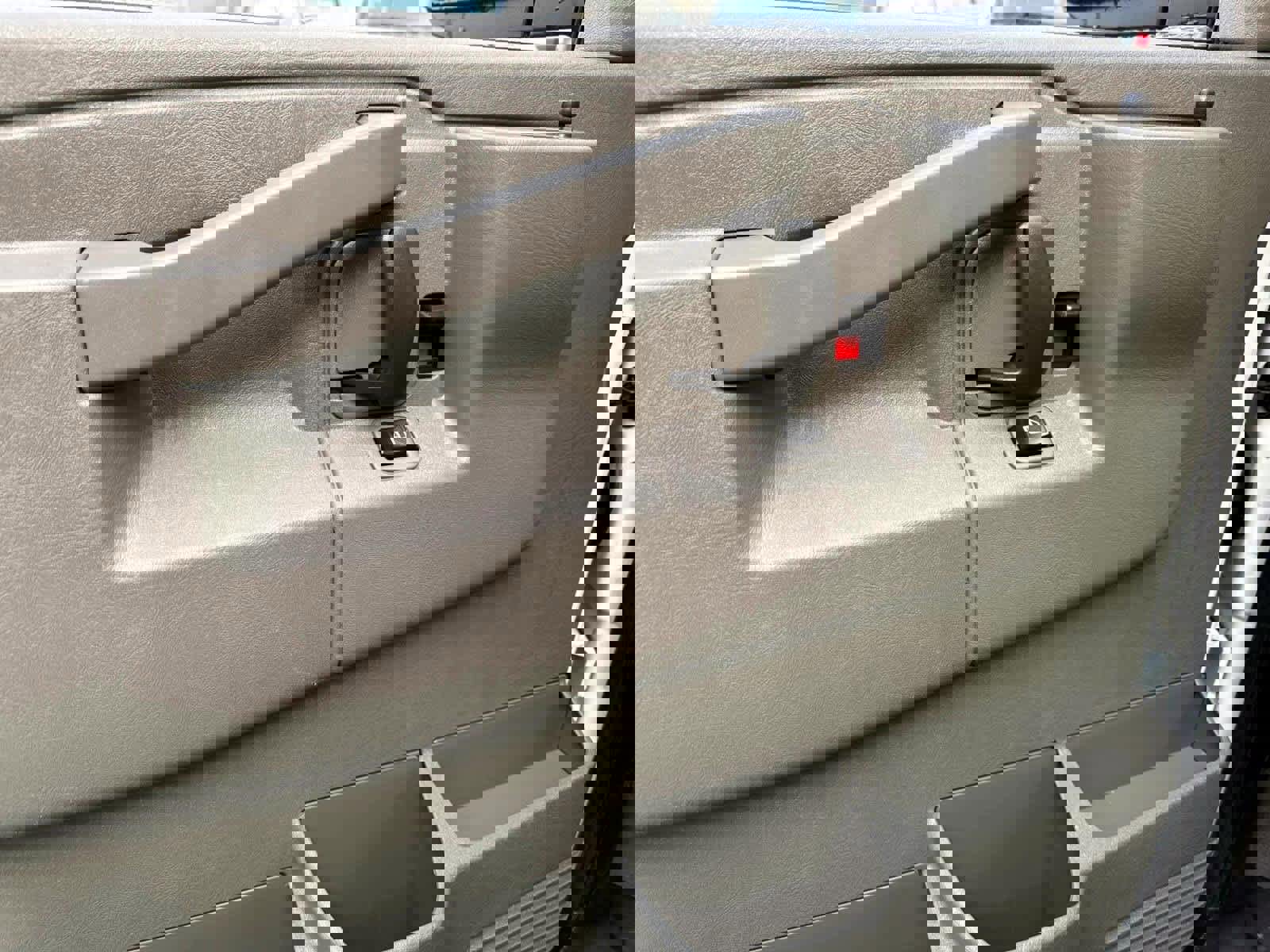 Used 2023 GMC Savana 2500 w/ Driver Convenience Package image 12