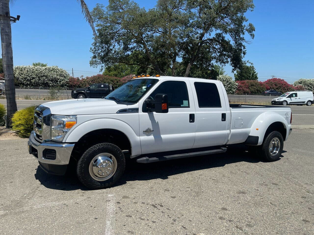 Used 2016 Ford F350 XLT image 3