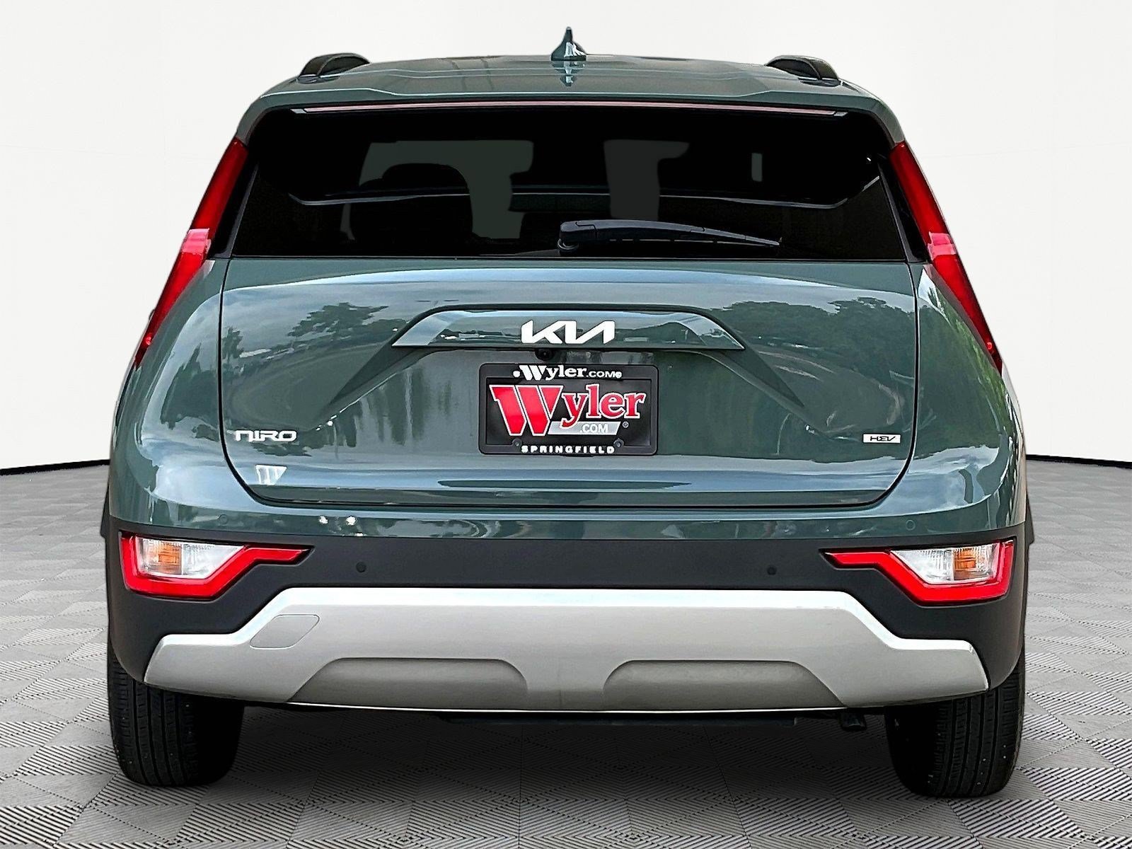 Used 2024 Kia Niro EX FWD image 5