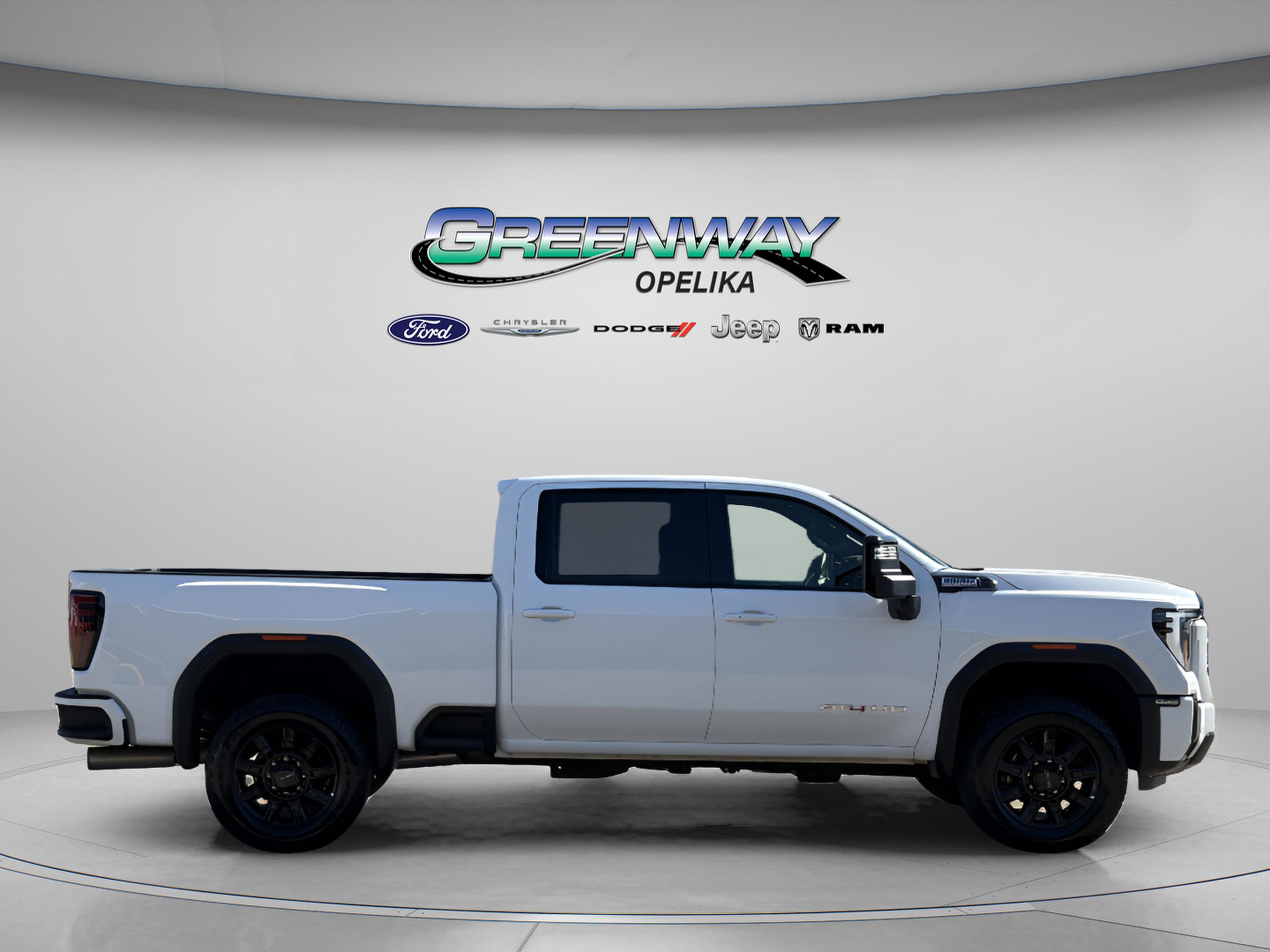 Used 2026 GMC Sierra 2500 AT4 image 8