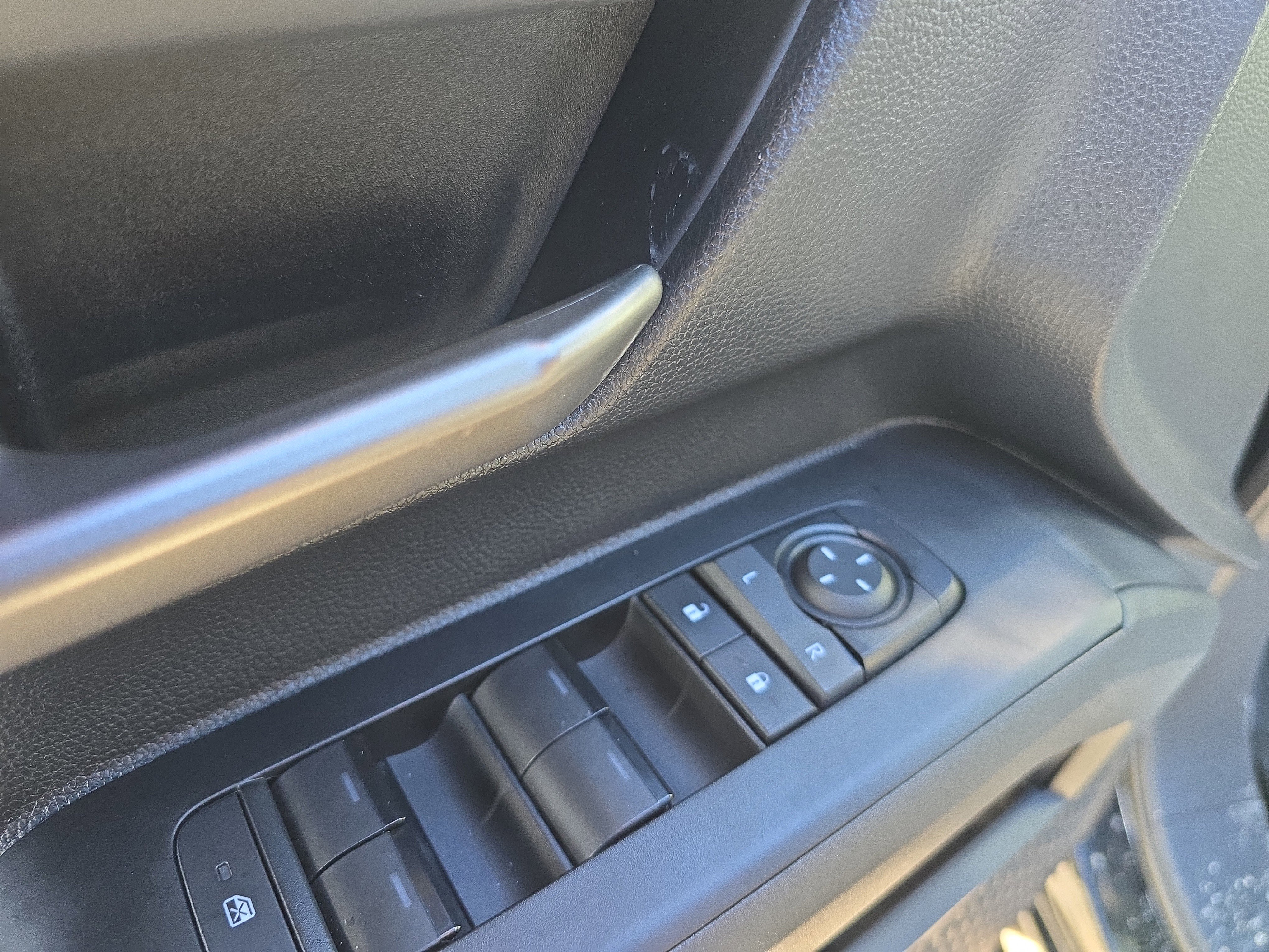 Used 2025 Toyota Tacoma Trailhunter image 21