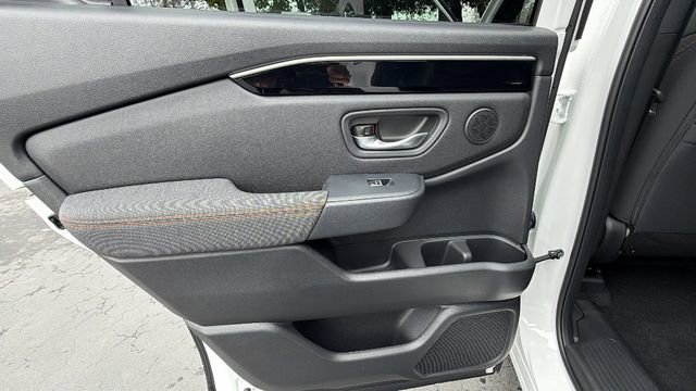 New 2026 Honda Pilot Sport image 14