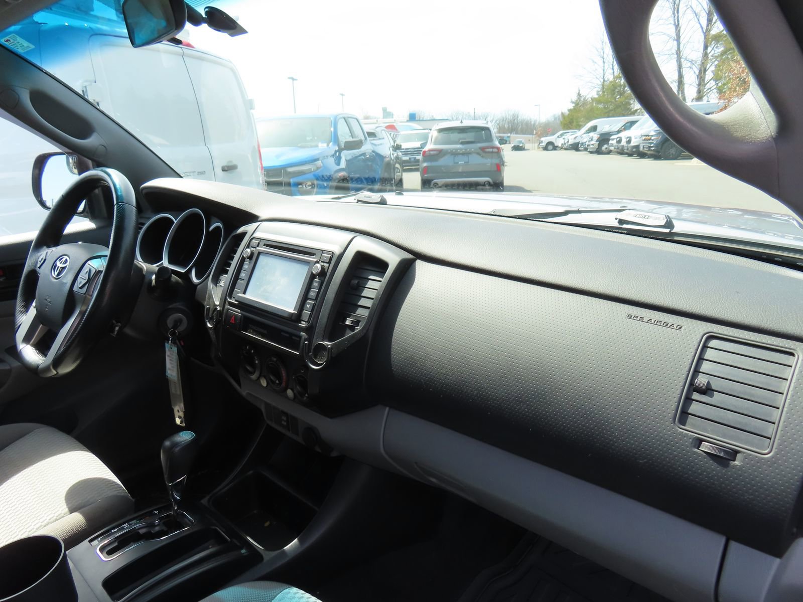 Used 2015 Toyota Tacoma PreRunner w/ Convenience Package image 16