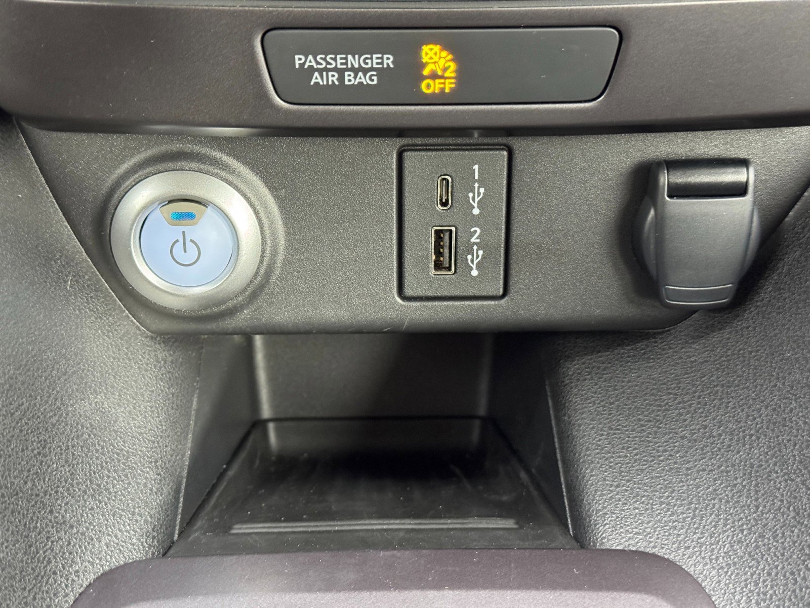 Used 2025 Nissan Leaf S image 25