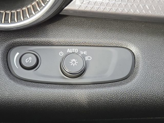 Used 2024 Chevrolet Trax ACTIV w/ Sunroof Package image 13