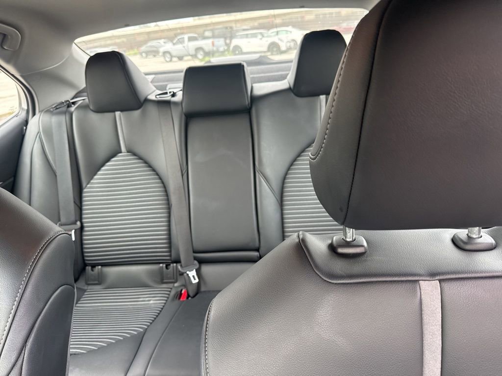 Used 2022 Toyota Camry SE image 17
