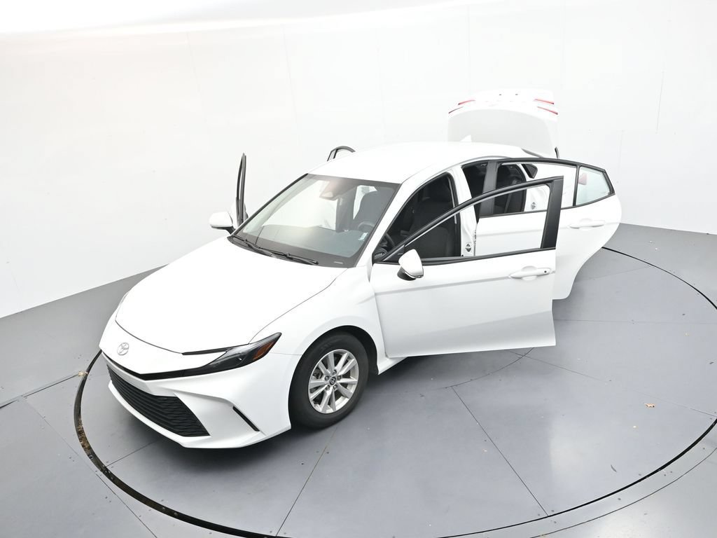 Used 2025 Toyota Camry LE FWD image 30