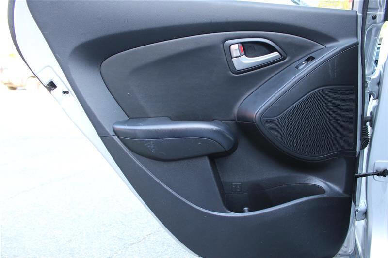 Used 2012 Hyundai Tucson Limited FWD image 22