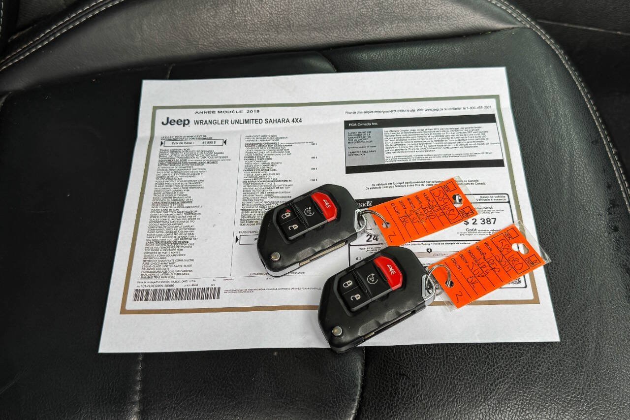 Used 2019 Jeep Wrangler Unlimited Sahara w/ Uconnect 4C Nav & Sound Group AWD/4WD image 29