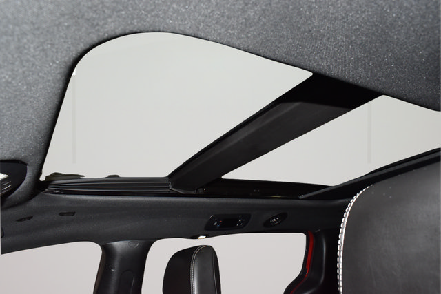 Certified 2025 Chrysler Pacifica Limited FWD image 11