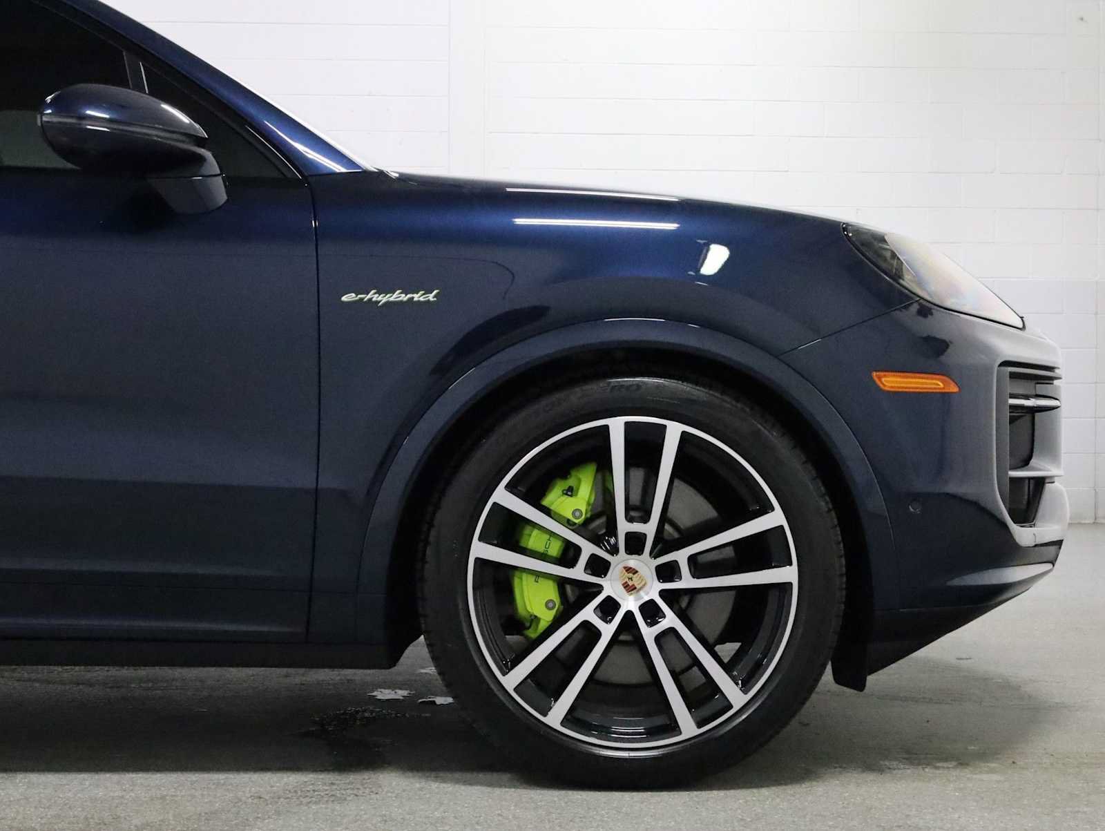Certified 2025 Porsche Cayenne E-Hybrid AWD/4WD image 11