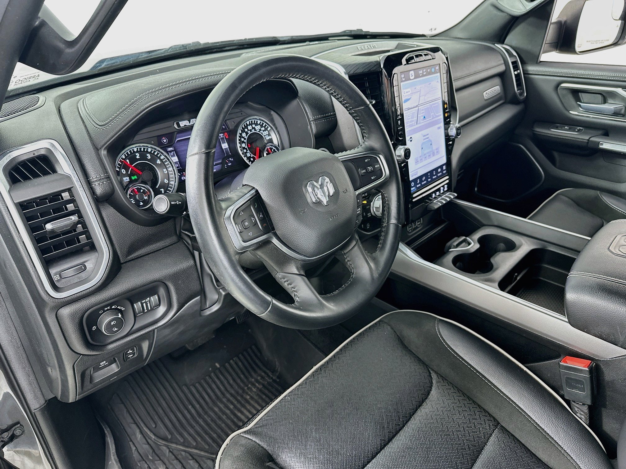 Used 2023 RAM 1500 Laramie AWD/4WD image 9