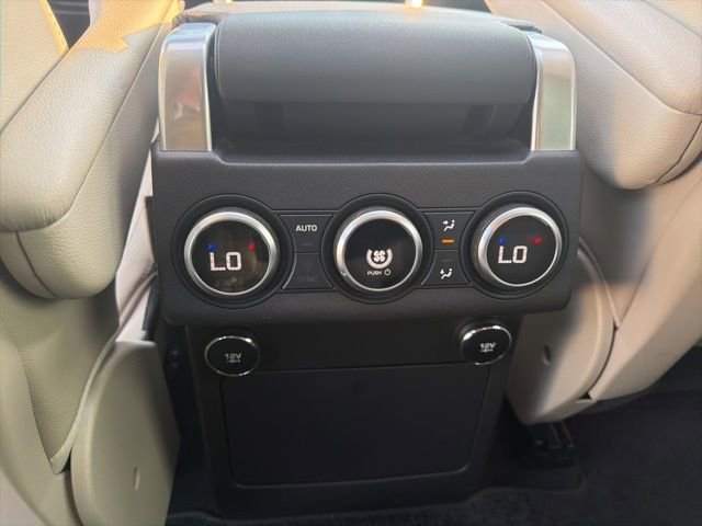 Used 2018 Land Rover Discovery HSE AWD/4WD image 12