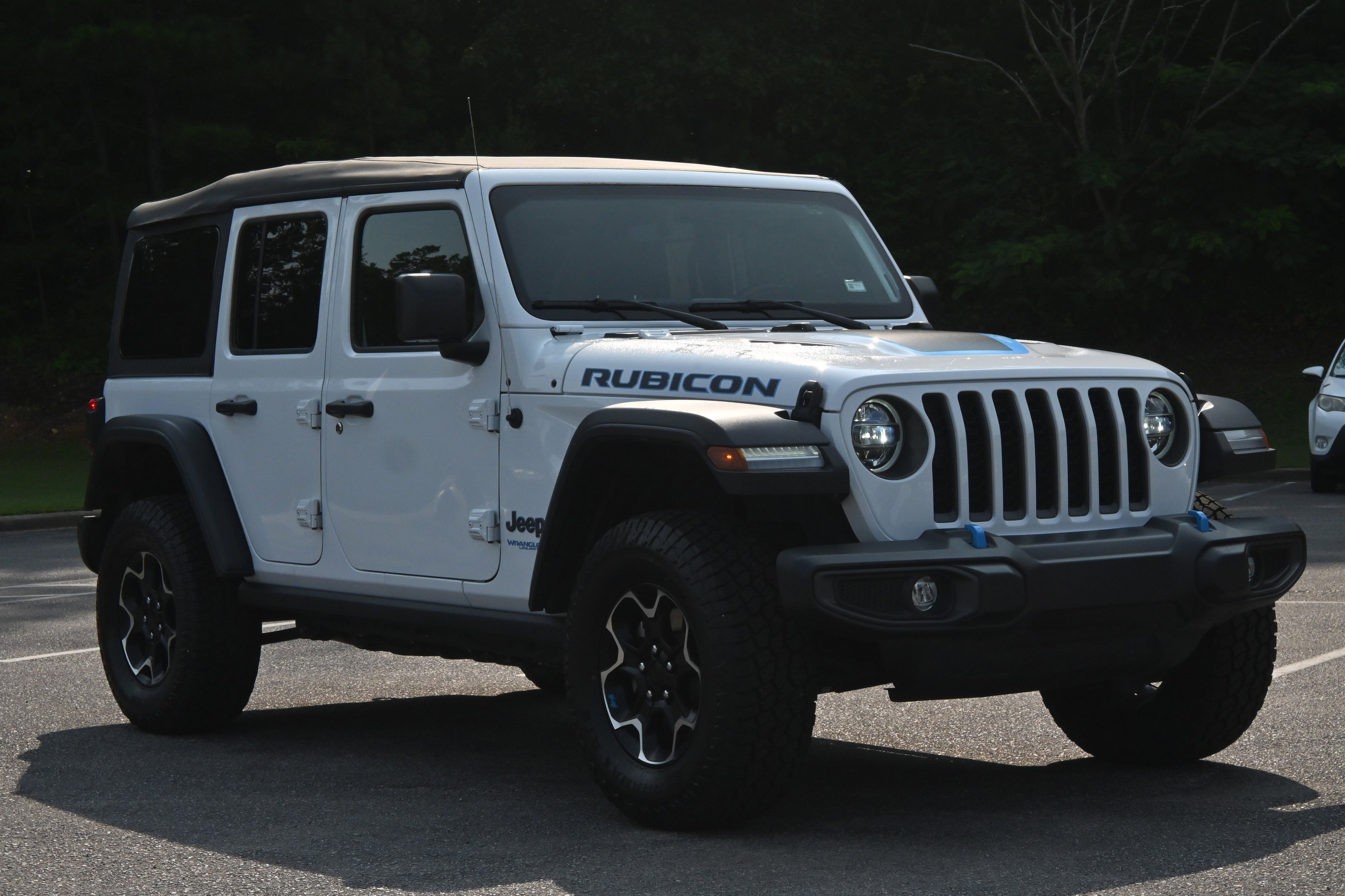 Used 2022 Jeep Wrangler Unlimited Rubicon 4xe image 11