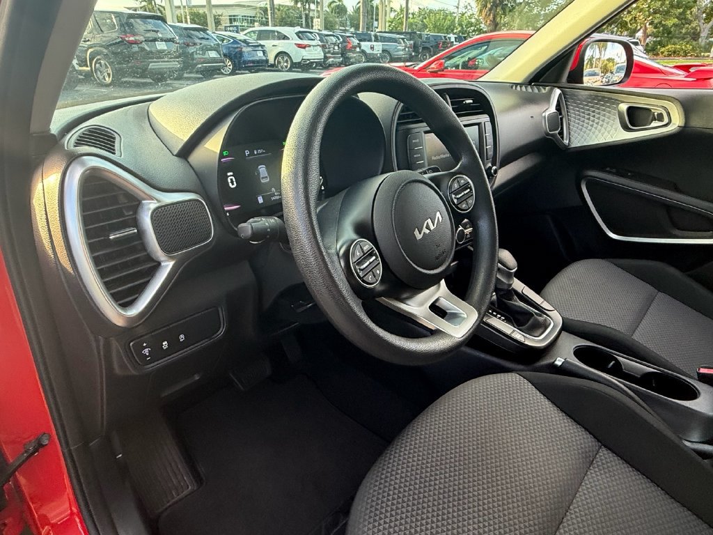 Used 2024 Kia Soul LX w/ Option Group 015 FWD image 10