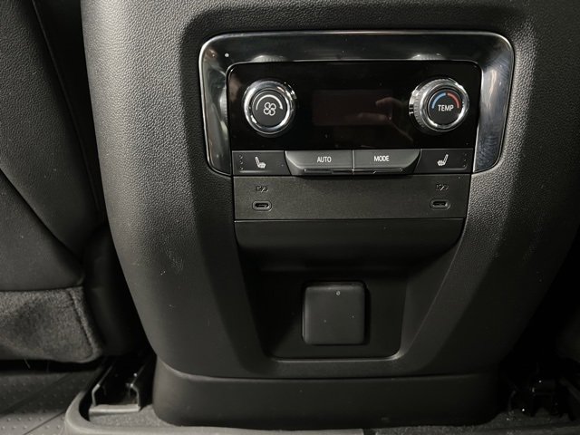 Used 2025 Chevrolet Suburban High Country image 42