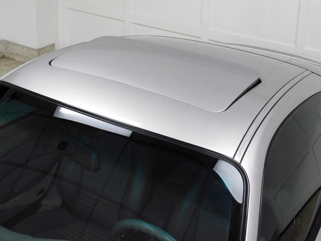 Used 2001 Porsche 911 Carrera 4 image 27