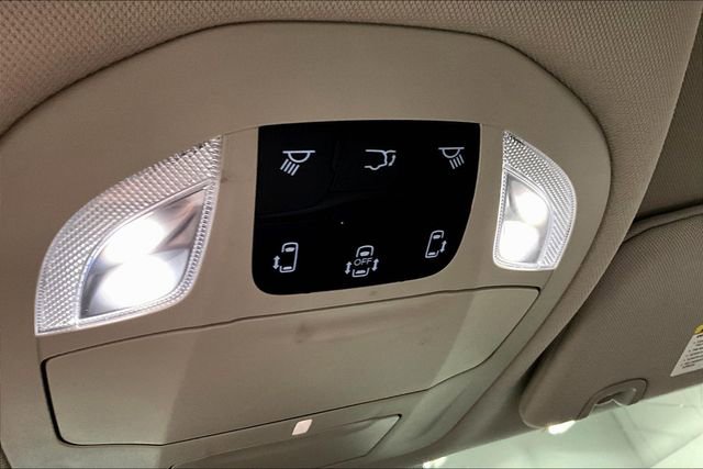 Used 2024 Chrysler Pacifica Touring-L image 30
