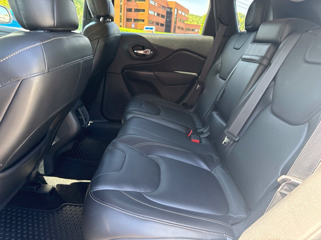 Used 2016 Jeep Cherokee Limited AWD/4WD image 13