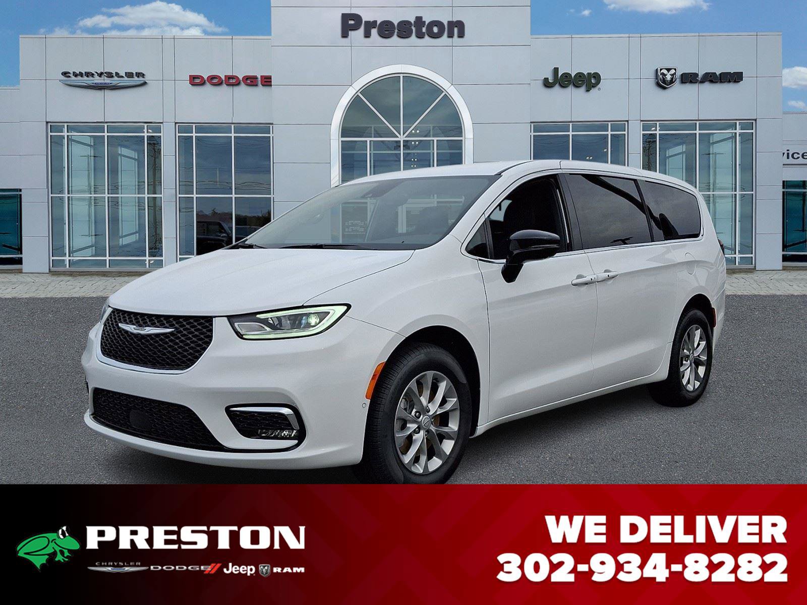 New 2026 Chrysler Pacifica Select