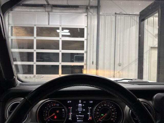 Used 2019 Jeep Wrangler Unlimited Sahara image 7