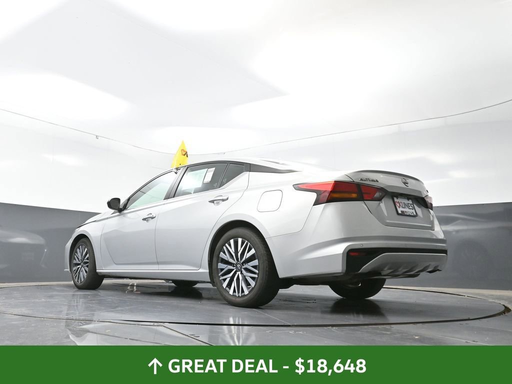 Used 2024 Nissan Altima 2.5 SV image 31