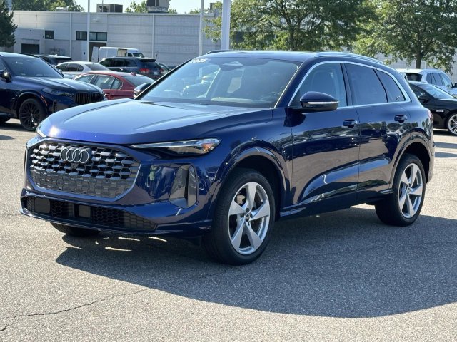 Used 2025 Audi Q5 Premium Plus w/ Premium Plus AWD/4WD image 8