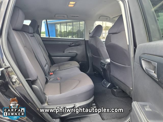 Used 2021 Toyota Highlander L FWD image 18