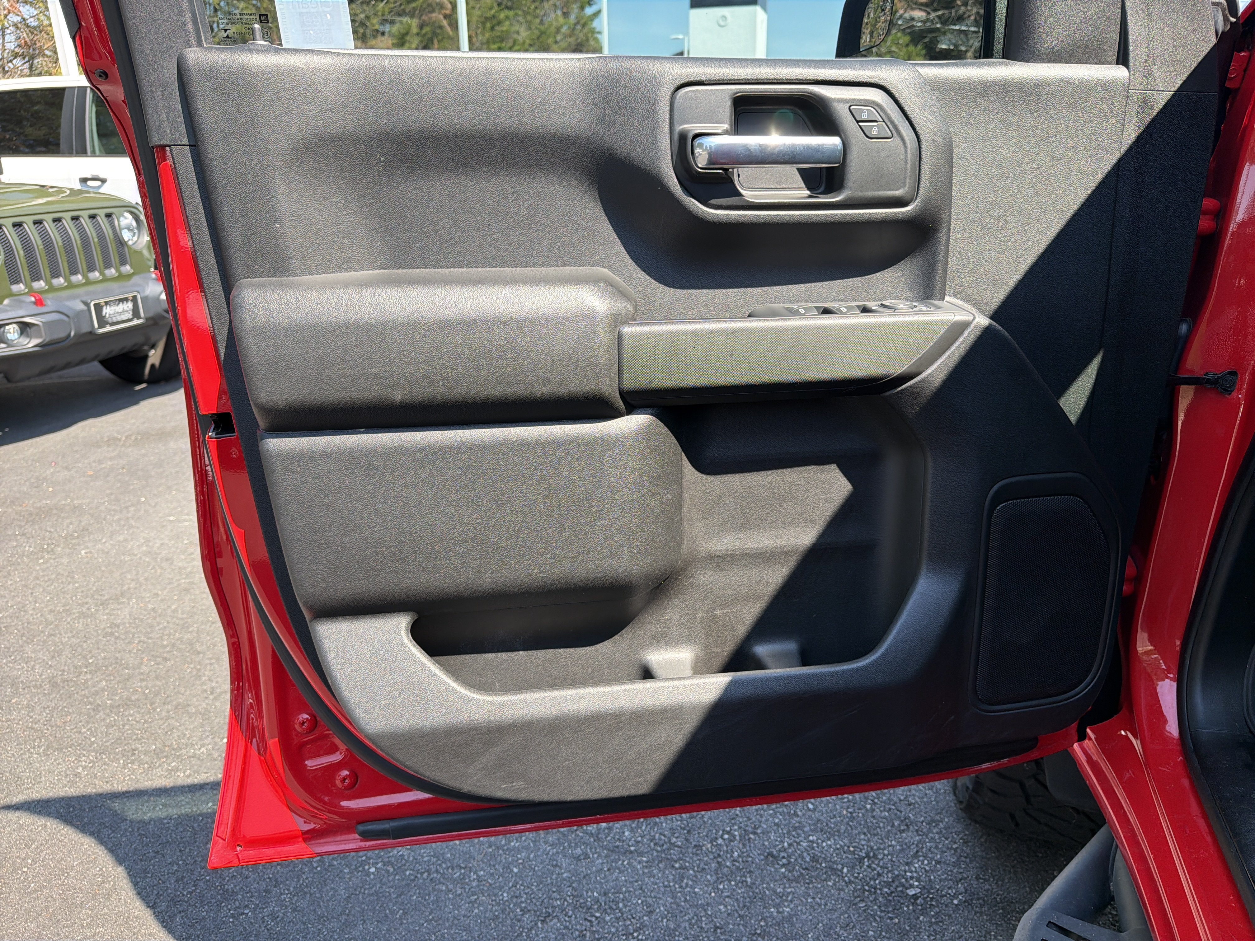 Used 2020 Chevrolet Silverado 1500 Custom Trail Boss w/ Custom Convenience Package AWD/4WD image 14