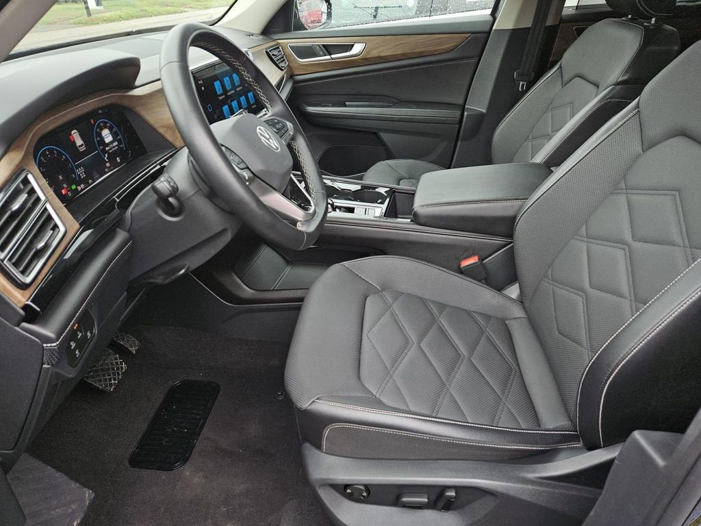 Used 2024 Volkswagen Atlas SE image 22