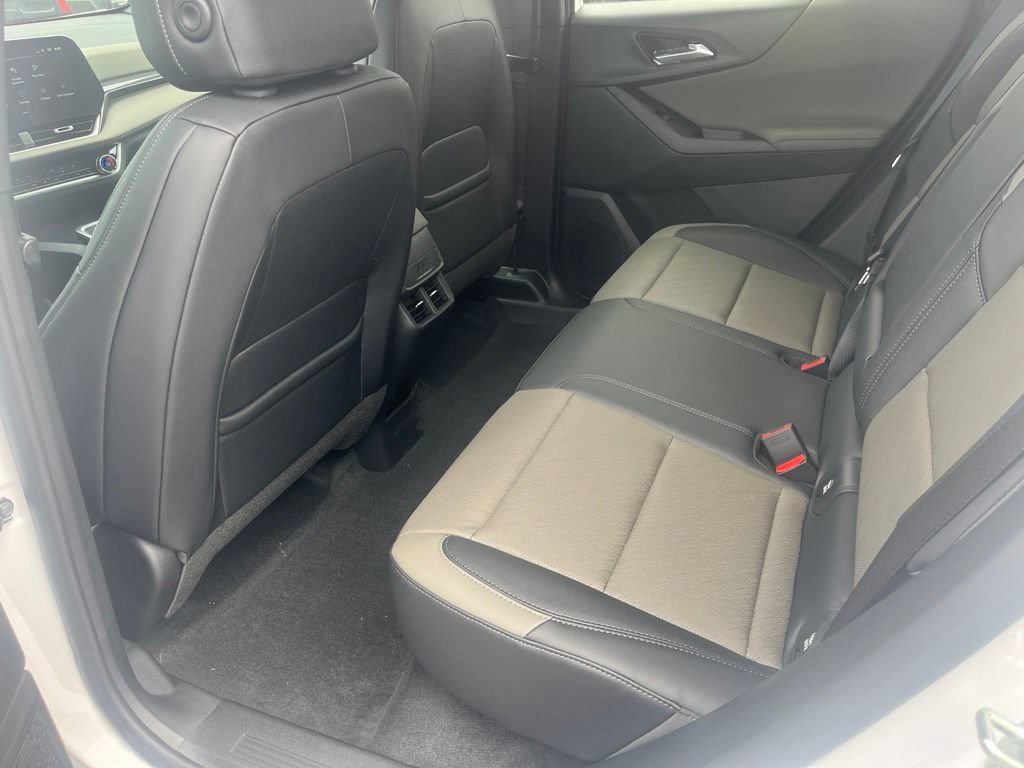 New 2026 Chevrolet Equinox LT w/ Convenience Package II FWD image 28