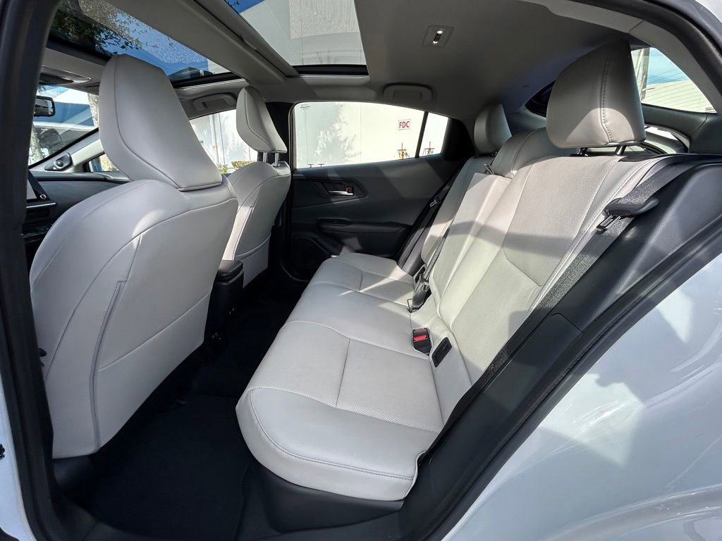 Used 2024 Toyota Prius Limited w/ Limited Premium Package FWD image 31