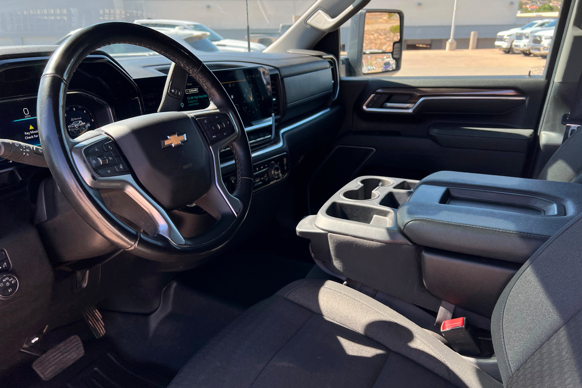 Used 2025 Chevrolet Silverado 2500 LT AWD/4WD image 15