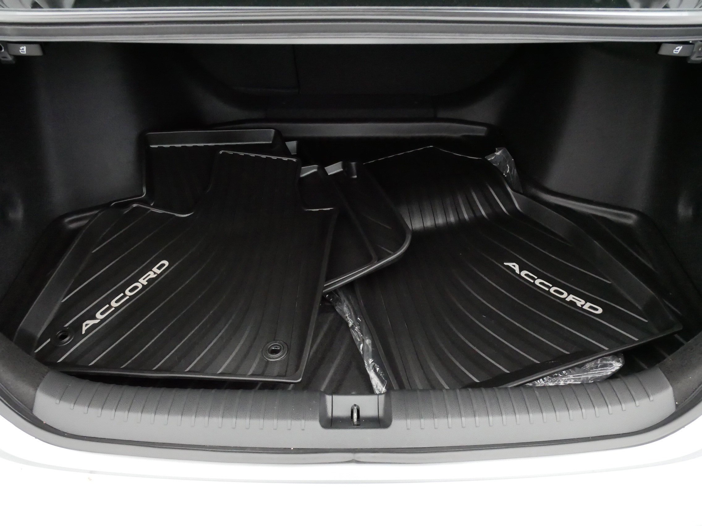 Certified 2023 Honda Accord EX image 18