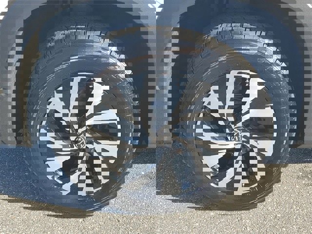 Certified 2025 Volkswagen Tiguan S image 5