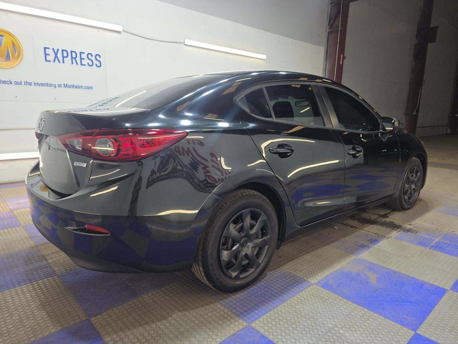 Used 2015 MAZDA MAZDA3 i Sport FWD image 2