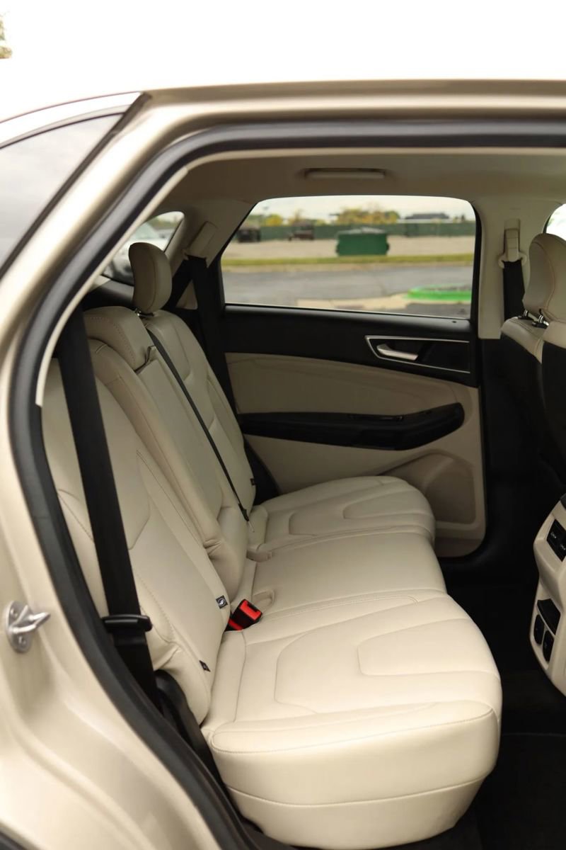 Used 2018 Ford Edge Titanium w/ Ford Safe & Smart Package image 43