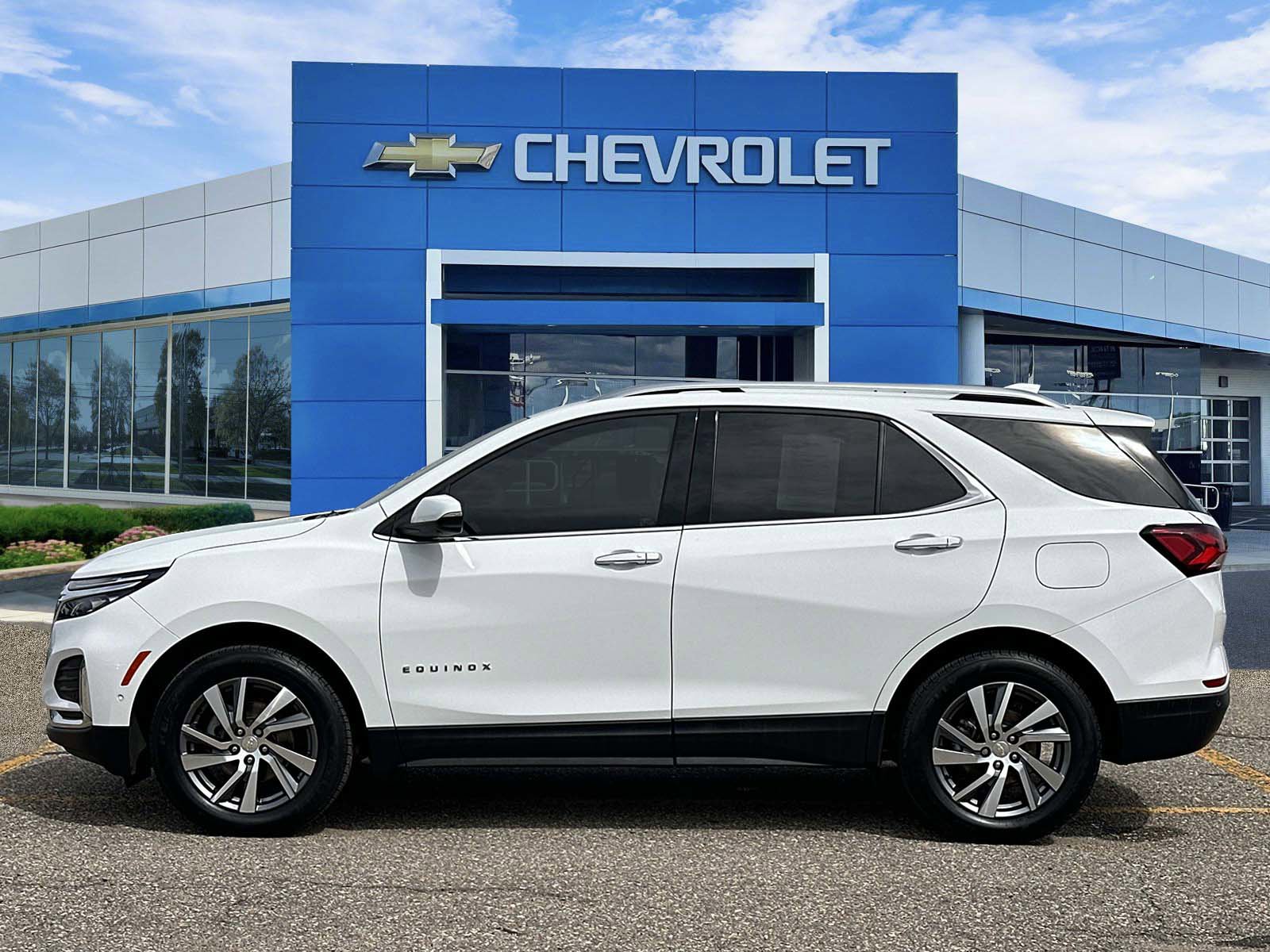 Certified 2022 Chevrolet Equinox Premier image 2