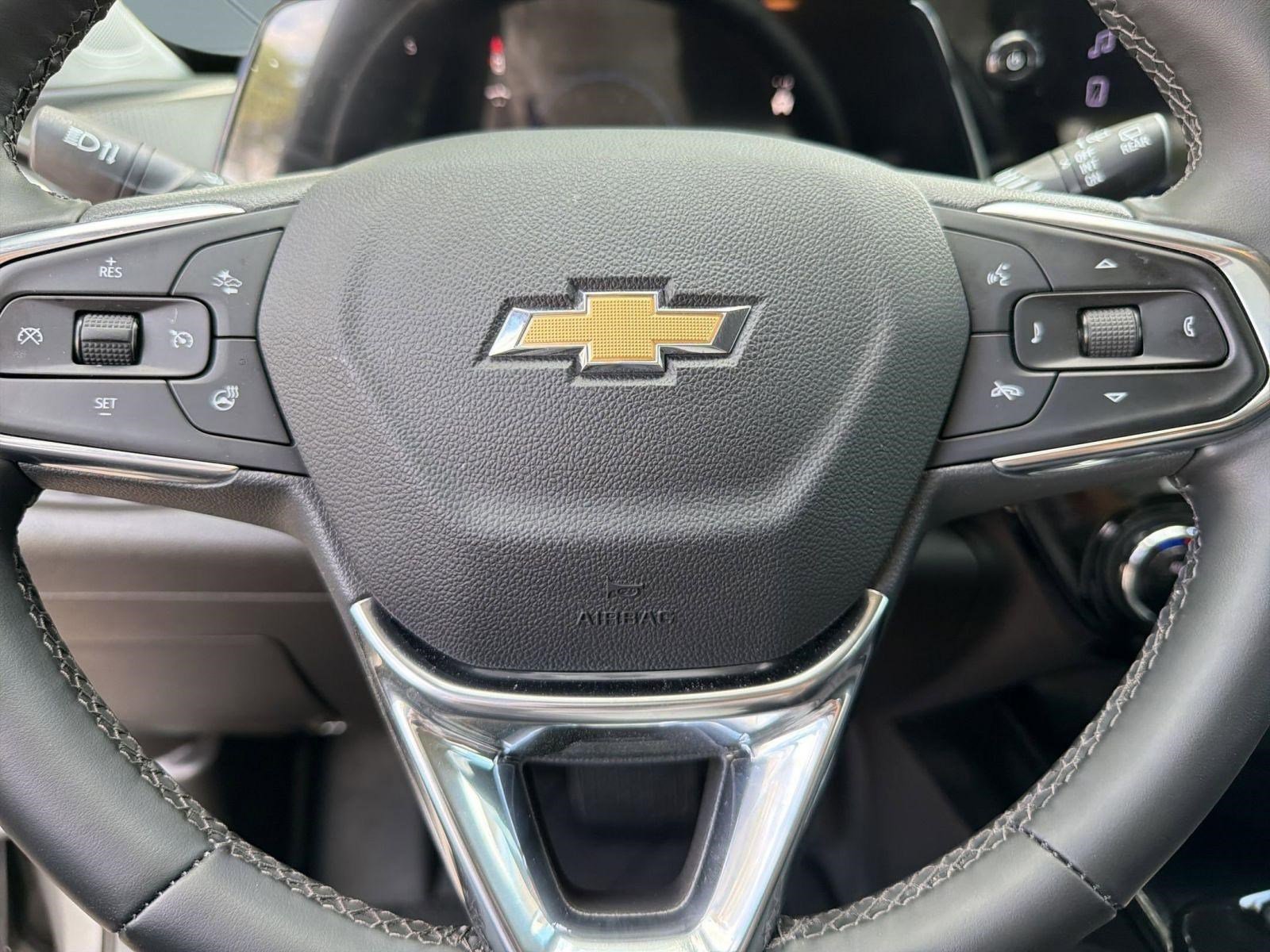 Certified 2025 Chevrolet Trax LT w/ Driver Confidence Package image 17