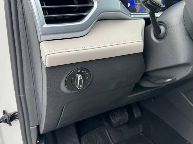 New 2026 Volkswagen Taos SE AWD/4WD image 34