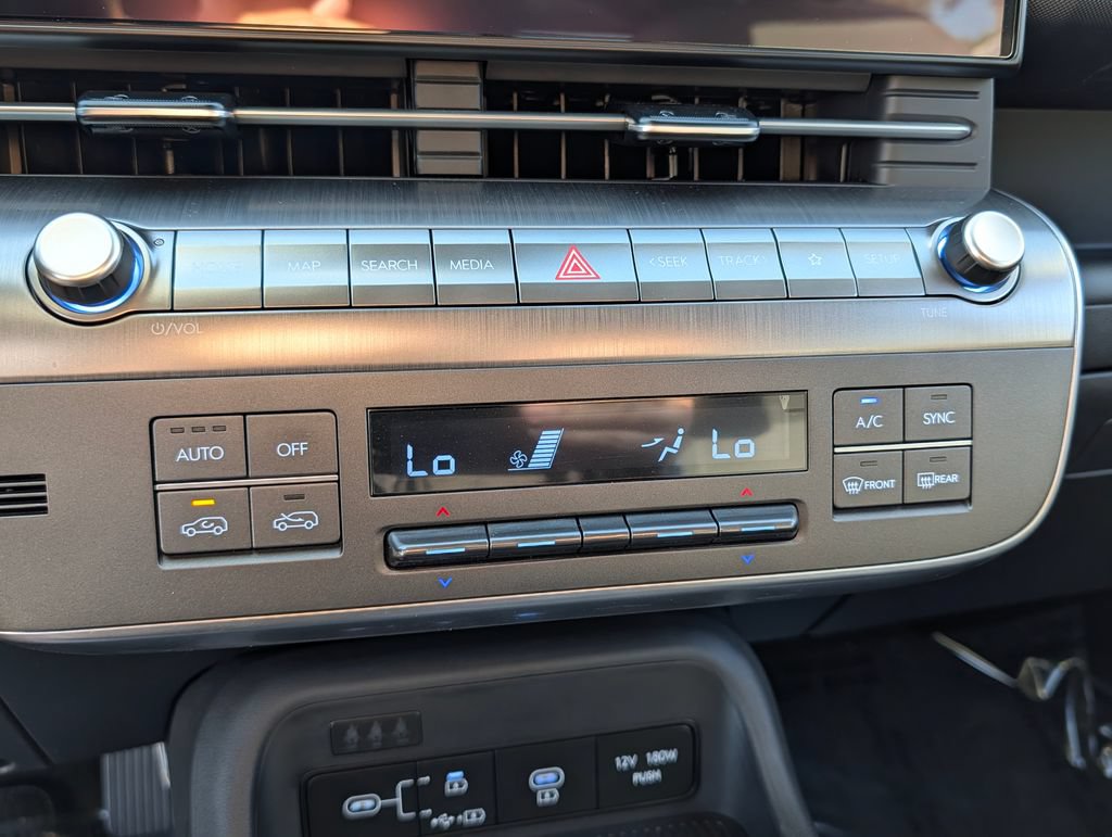 Certified 2025 Hyundai Kona SEL FWD image 24