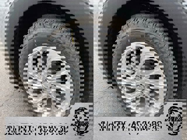 New 2027 Chevrolet Bolt LT w/ Comfort Package image 9