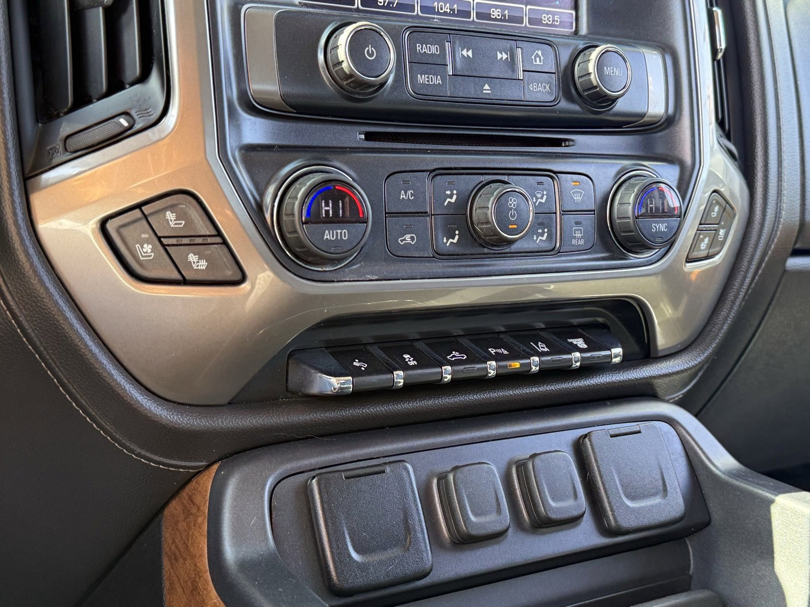 Used 2019 Chevrolet Silverado 2500 High Country w/ Duramax Plus Package image 24