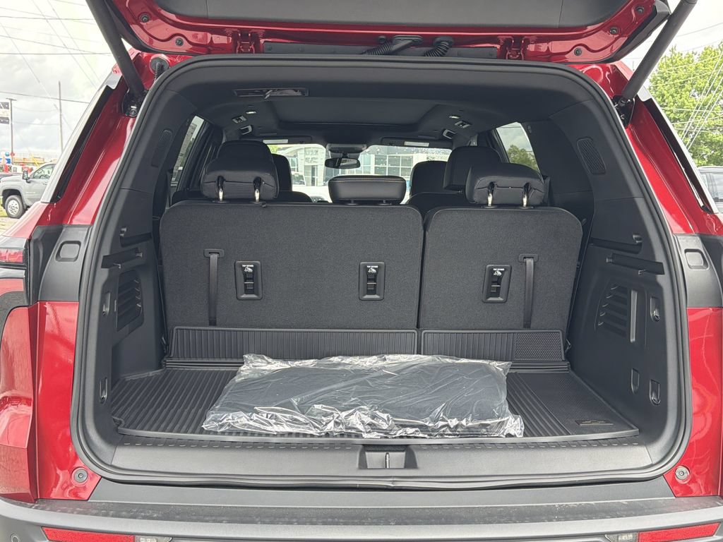 New 2026 Chevrolet Traverse LT w/ Sun and Wheel Package FWD image 19