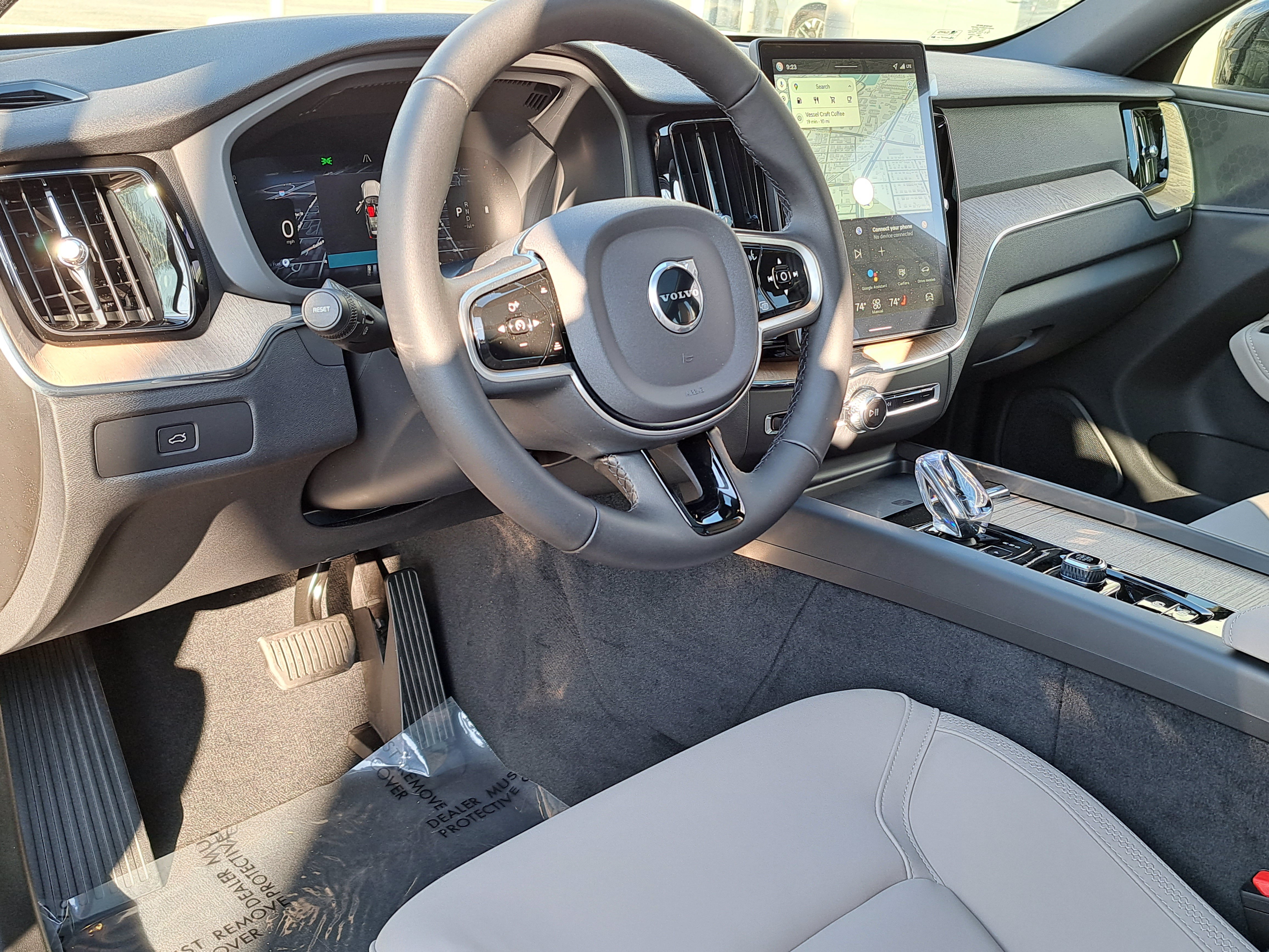 New 2026 Volvo XC60 B5 Plus w/ Protection Package Premier AWD/4WD image 5