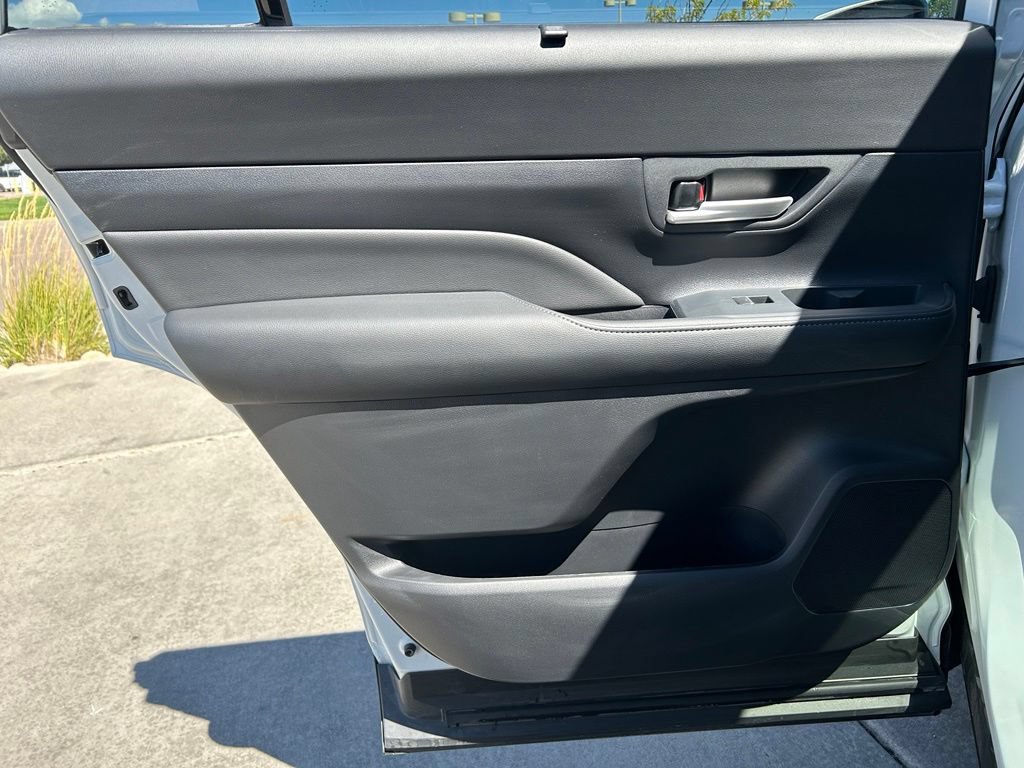 Used 2025 Toyota Grand Highlander AWD Hybrid image 26