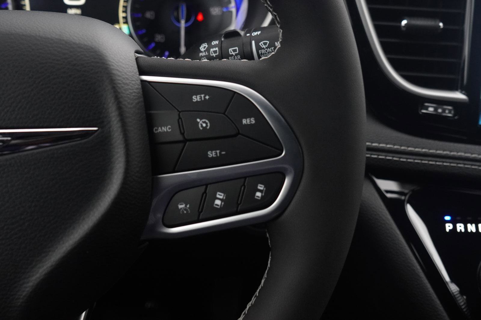 New 2026 Chrysler Pacifica Select image 18