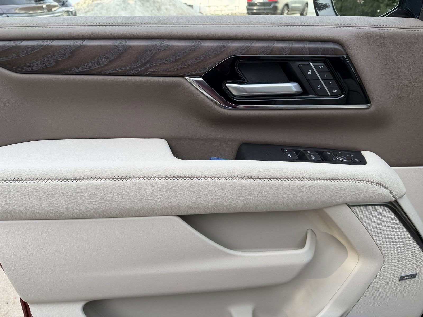 New 2026 GMC Yukon XL Denali w/ Sun & Power Step Package image 9